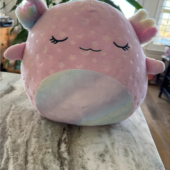 Squishmallows Pink Axolotl Plush
Glow in the dark - Picture 3 of 8